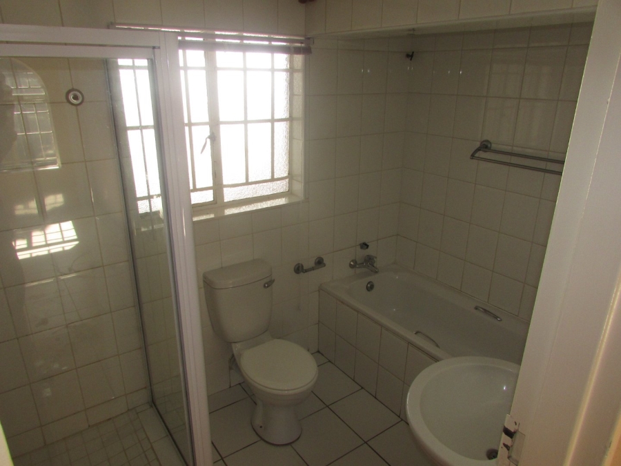 To Let 3 Bedroom Property for Rent in Heuwelsig Free State